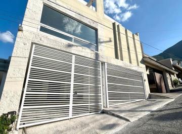 Casa · 421m² · 3 Recámaras · 3 Estacionamientos · Casas en Venta en Cumbres 4o Sector, Monterrey