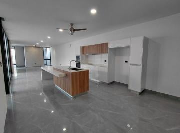 07af8db6d0f5ec8bf46c6bd38a2b662e54f6e432b640f61b93806acf9e019842 · Casa de Una Planta en Cholul, Mérida - 3 Rec + Cuarto de Servicio