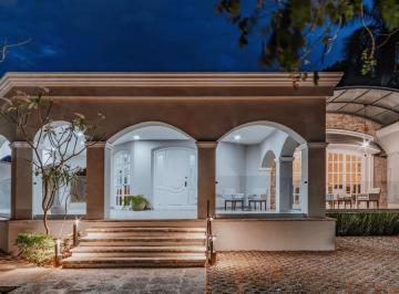 Casa · 560m² · 7 Recámaras · 5 Estacionamientos · Increible Mansion en Venta Merida Garcia Gineres (Ivc - 2676)