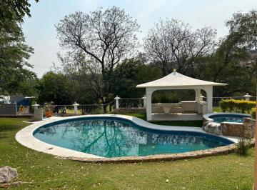 Casa de 4 habitaciones, Xochitepec · Casa de 4 Recámaras con 1300 m² en Venta, Club de Golf Santa Fe en Xochitepec, Morelos