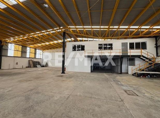 Bodega Comercial en Venta - (4)