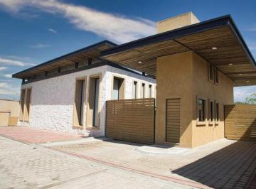 Terreno / Lote · 1863m² · Lote en Venta en El Refugio en Tenextepec