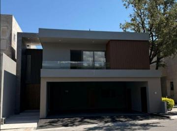 Casa de 3 habitaciones, Monterrey · Casa en Venta en Privada Magnolia, La Joya, Carretera Nacional