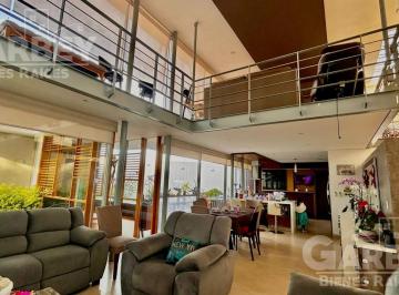 Casa · 360m² · 3 Recámaras · 2 Estacionamientos · Venta de Casa en Calle Privada en Real de Juriquilla