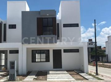 Casa · 120m² · 3 Recámaras · 2 Estacionamientos · Casa en Venta en Bosques de San Juan en San Juan del Río, Querétaro