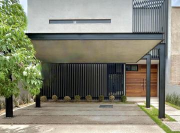 Casa en condominio · 302m² · 4 Recámaras · 3 Estacionamientos · Atención Inversionistas. Percibe $40,000 Mensuales de Renta de Manera Inmediata!