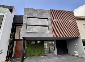 Casa · 367m² · 5 Recámaras · 3 Estacionamientos · Casa en Venta! Cascatta Lomas de Angelopolis