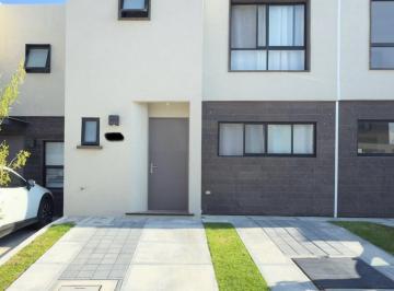 Casa en condominio · 98m² · 3 Recámaras · 2 Estacionamientos · PH - Zákia