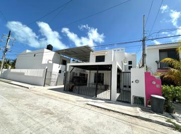 Casa · 200m² · 3 Recámaras · 3 Estacionamientos · Vendo Casa en Puerto Juárez Residencia Villas Playa Blanca de 3 Rec Vista a La Playa