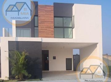 Casa · 210m² · 3 Recámaras · 2 Estacionamientos · Casa en Venta en Punto Lomas (Riviera Veracruzana)