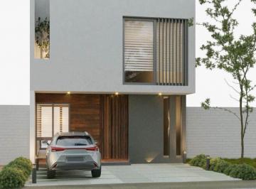 Casa · 140m² · 4 Recámaras · 2 Estacionamientos · Casa en Casa Fuerte
