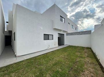 Casa de 3 habitaciones, Saltillo · Oportunidad Casa de 4 Recámaras en Venta Al Norte