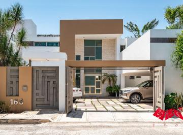 Casa de 6 habitaciones, Mérida · Amplia Residencia Familiar con Casita y Departamento en Exclusiva Zona de Benito Juárez Norte