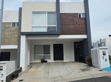 Casa · 3 Recámaras · 2 Estacionamientos · Casa - Fraccionamiento Zibatá