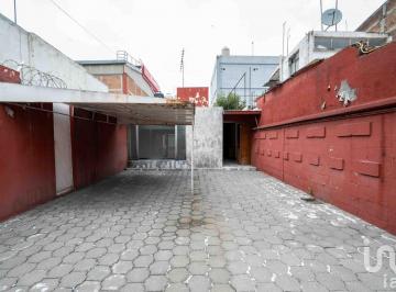 Casa · 180m² · 3 Recámaras · 4 Estacionamientos · ¡Oportunidad! Vivienda con Uso de Suelo Comercial en La Florida, Naucalpan