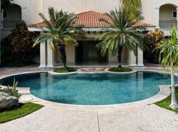 c1c0254c4c08455844bac0fc23b984a2a9928fd6b95095d31296c2958c4c20c9 · Jungle Oasis Minutes From The Beach