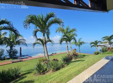 Departamento · 320m² · 4 Recámaras · 2 Estacionamientos · Departamento en Renta en Isla Dorada con Muelle y Vista a La Laguna - Zona Hotelera Cancún