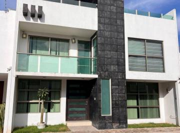 Casa · 278m² · 3 Recámaras · 2 Estacionamientos · Casa en Venta en Fraccionamiento Residencial San Francisco Huatengo, Tulancingo, Hgo.