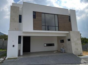 Casa · 390m² · 3 Recámaras · 3 Estacionamientos · Casa en Venta en Carretera Nacional