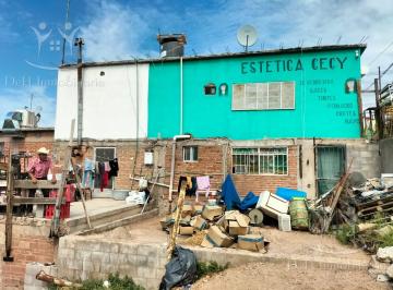 Casa · 188m² · 3 Recámaras · 4 Estacionamientos · Casa en Venta por La 80