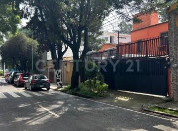 Casa · 198m² · 4 Recámaras · 2 Estacionamientos · Rinconada Coapa - Tlalpan
