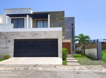 Casa · 307m² · 3 Recámaras · 2 Estacionamientos · Venta Casa, Laguna I, Punta Tiburon C. P. 95264