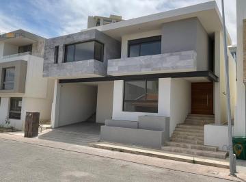 Casa · 400m² · Moderna Casa Nueva en Fracc. Club de Golf La Loma Slp
