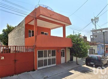 Casa · 180m² · 3 Recámaras · 1 Estacionamiento · Casa en Venta Tuxtla Gutiérrez, Col. Bienestar Social