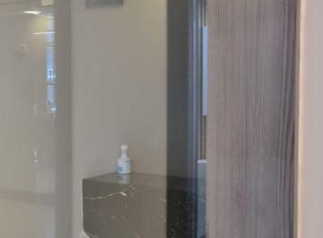 9e8bddfa20f4d294ba37f9146f6e4672fef667db438ce55b2fcae6ce128dec38 · Oficina Renta en Edificio Prisma