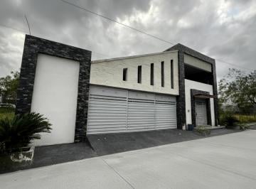 Casa de 3 habitaciones, Apodaca · Casa con Alberca y Terraza en Rinconada Colonial en Apodaca