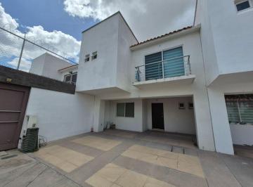 Casa de 3 habitaciones, San Luis Potosí · Casa en Privada en Los Lagos