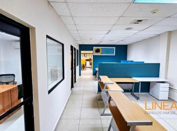 Oficina · 175m² · 8 Estacionamientos · Oficina Amueblada en Renta en Monterrey