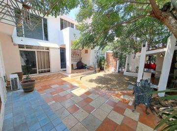 Casa de 3 habitaciones, Monterrey · Casa en Venta Contry
