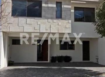 Casa · 314m² · 4 Recámaras · 2 Estacionamientos · Casa en Venta - (4)