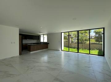 Casa · 220m² · 3 Recámaras · 2 Estacionamientos · Venta Preciosa Casa Parque Veracruz Lomas de Angelopolis; Jardin con Vista a Área Verde
