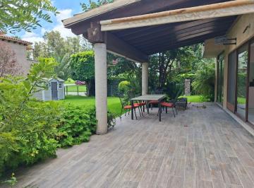 Casa en condominio de 3 habitaciones, San Pedro Cholula · Casa con Jardín, en Venta en Fraccionamiento La Querencia