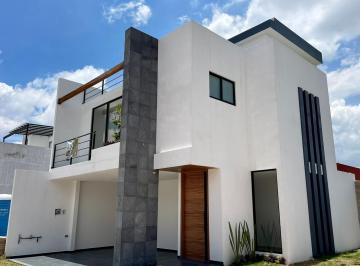 Casa · 185m² · 3 Recámaras · 2 Estacionamientos · Venta Casa Atras de Plaza San Diego