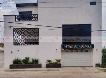 Casa · 600m² · 5 Recámaras · 2 Estacionamientos · Casa en Renta en Cadereyta