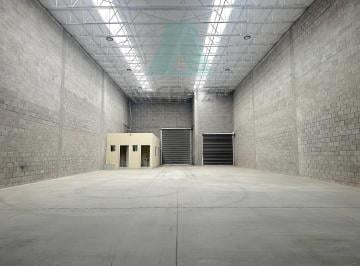 Bodega comercial · 550m² · 5 Estacionamientos · Renta de Bodega Industrial por Av de Las Industrias, Tanch