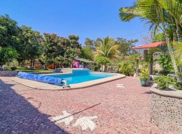 Casa · 530m² · 8 Recámaras · 10 Estacionamientos · Casa en Alpuyeca, Xochitepec