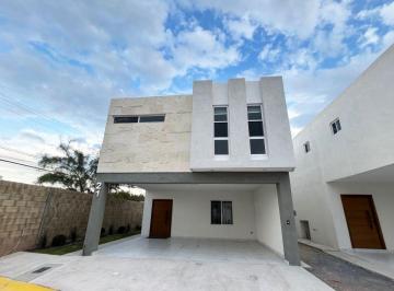 Casa de 3 habitaciones, Saltillo · Casa en Venta en Privada La Palma