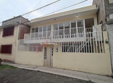 Casa de 4 habitaciones, Ecatepec de Morelos · Casa con Dos Departamentos Independientes en Santa Clara.
