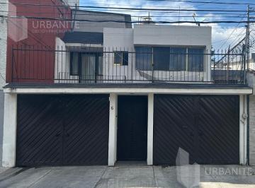 Casa · 241m² · 3 Recámaras · 2 Estacionamientos · Casa en Venta en Nueva Oriental Coapa Tlalpan