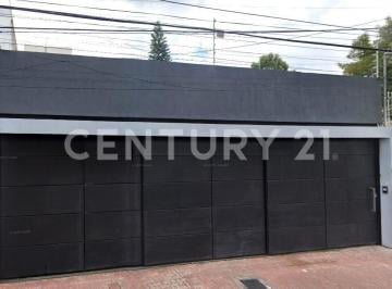 Casa · 220m² · 4 Recámaras · 4 Estacionamientos · Casa en Venta en Granjas Coapa, Coyoacán, Cdmx