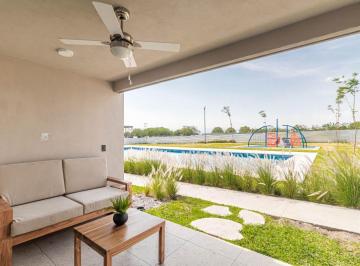 Casa en condominio de 3 habitaciones, Xochitepec · Casa en Venta con 3 Recámaras, Alberca por El Club de Golf Santa Fe Xochitepec Morelos