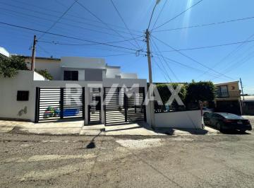 Casa · 166m² · 3 Recámaras · 2 Estacionamientos · Casa en Venta Lomas Conjunto Residencial Tijuana - (4)