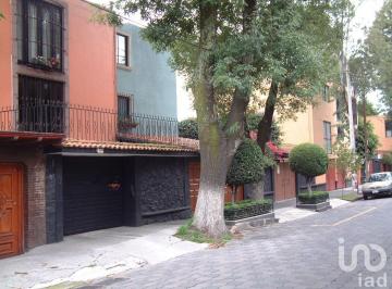 Casa · 246m² · 3 Recámaras · 2 Estacionamientos · Casa en Condominio en Venta Coyoacan