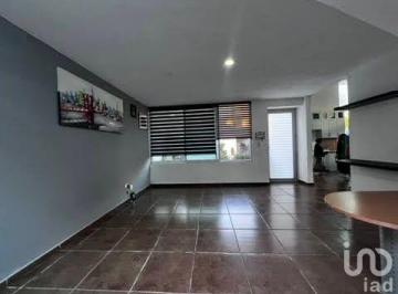 Casa · 180m² · 3 Recámaras · 3 Estacionamientos · Casa en Venta en San Cristobal Tepontla, Cholula
