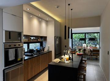 Casa en condominio de 4 habitaciones, Zapopan · Hermosa Casa Totalmente Remodelada Dentro Coto Frente a Parque Colomos 450 m² 4 Recamaras y Estudi