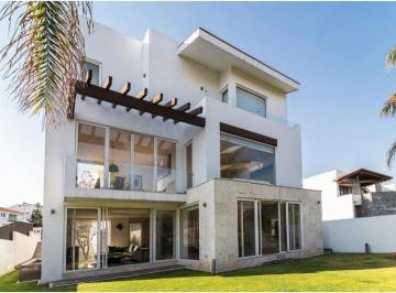 Casa · 750m² · 3 Recámaras · 9 Estacionamientos · Casa en Club de Golf Country Club La Vista